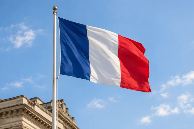 Drapeau français déployé